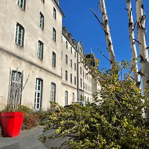 Logis Ancien Grand Seminaire Saint-Flour (Cantal)